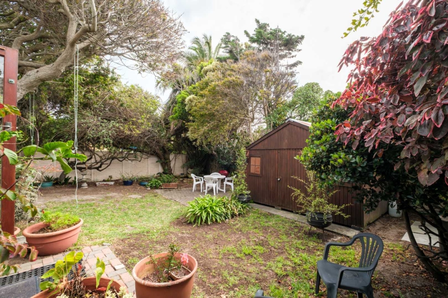 2 Bedroom Property for Sale in Lakeside Western Cape